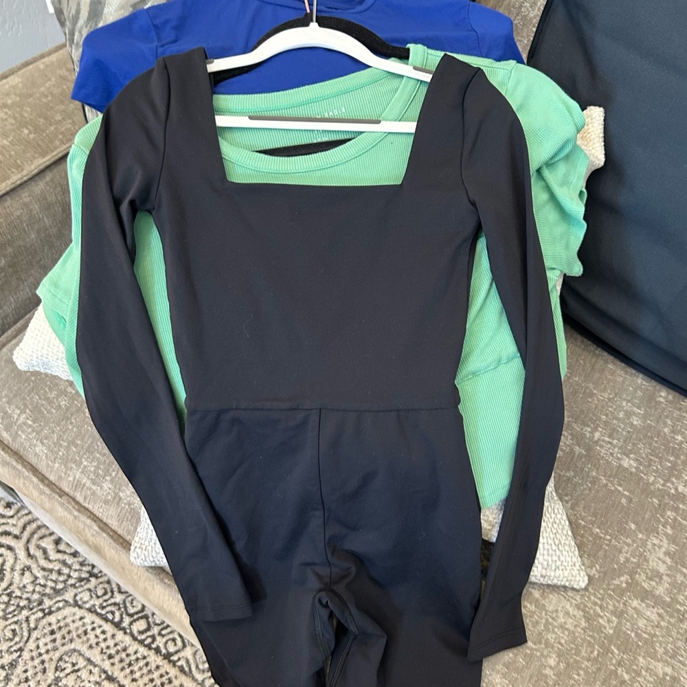 Never worn Aritzia Babaton contour long sleeve romper square neck in black - 2xs